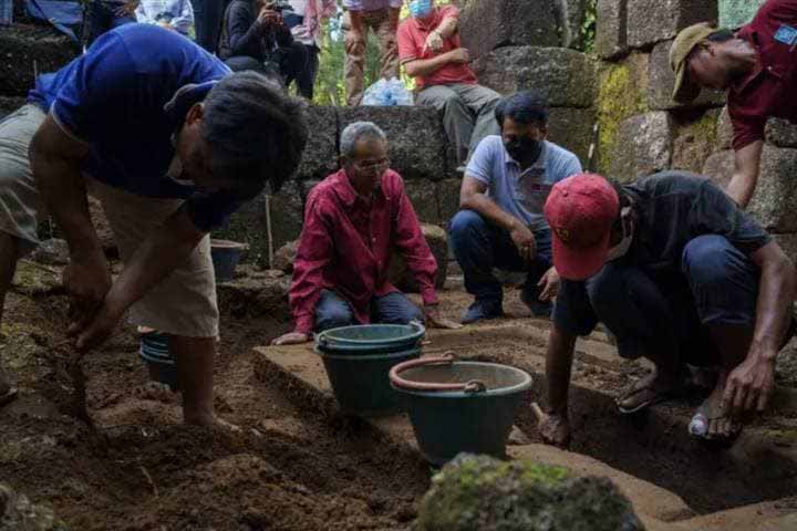 Archaeological excavation around Prasat Thmor BayKream